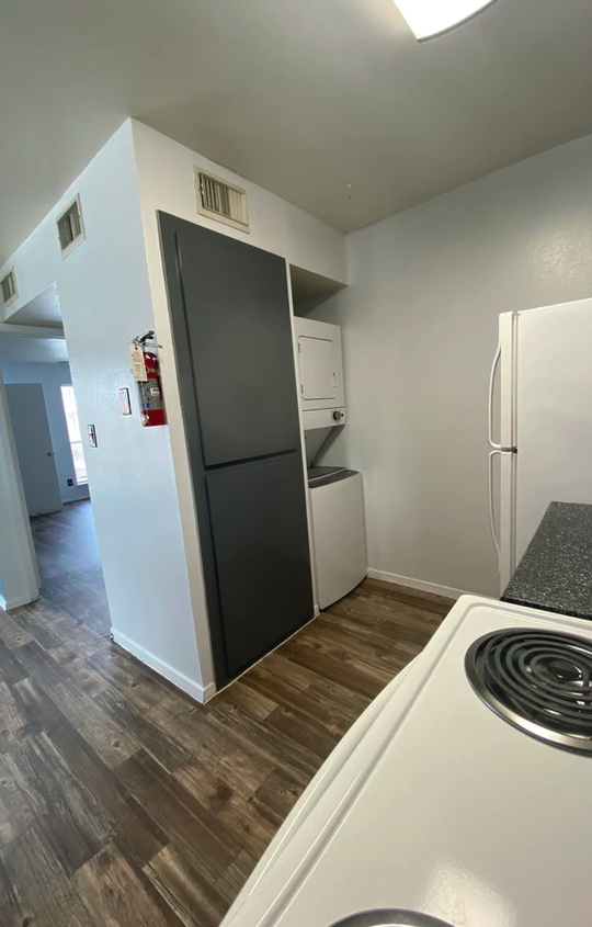 Image showcasing The Ultimate Guide to Living Off the Grid - Environment Co